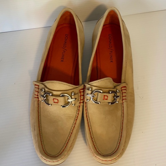 Donald J. Pliner Shoes - NWOT Donald Pliner size 8 tan & orange loafers